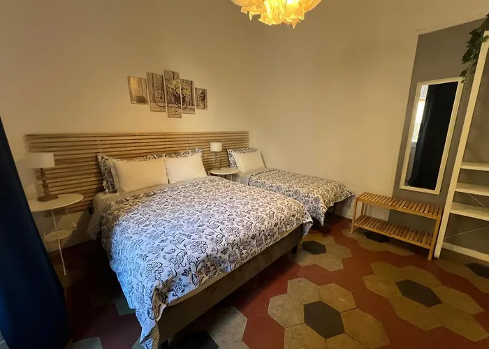 Konukevi Mirhome 4*